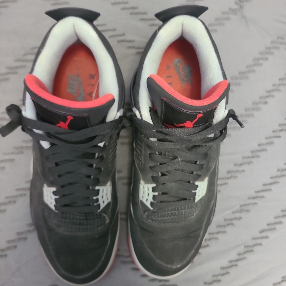 Air Jordan Retro 4